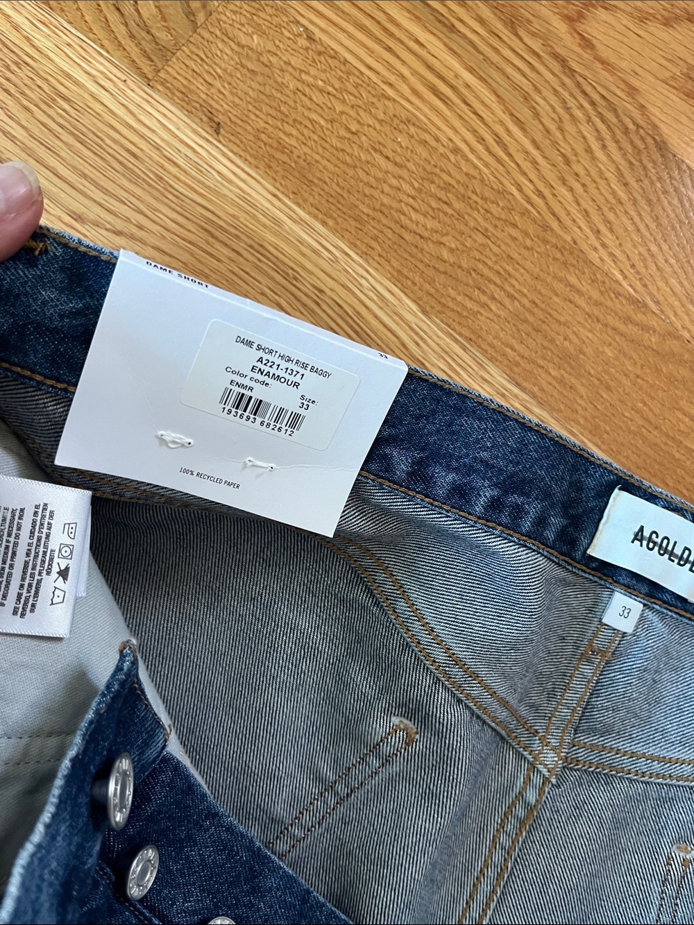 Agolde Dame Short High Rise Baggy Size 33 NWT - Picture 9 of 12